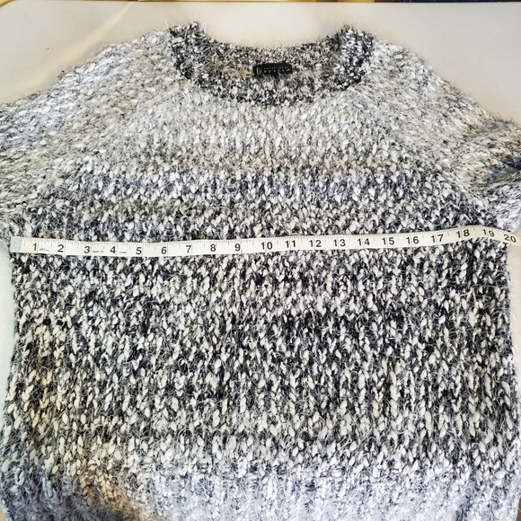 Bobeau Eyelash Sweater - Picture 4 of 6